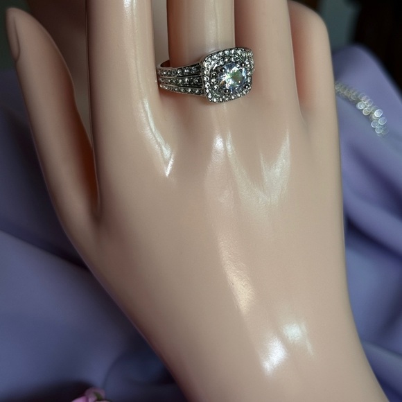 18K Gol Plated Silver Ring with Gems 💎 - Picture 5 of 6